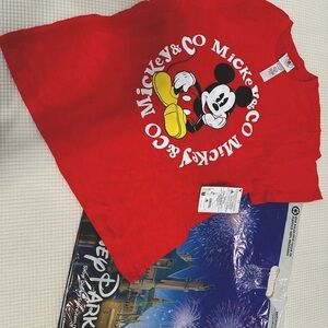 NWT Women’s Mickey Tee Red sz S